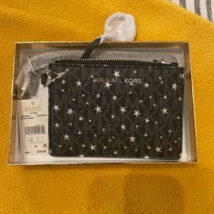 Blk Michael kors multi coin purse/wristlet
